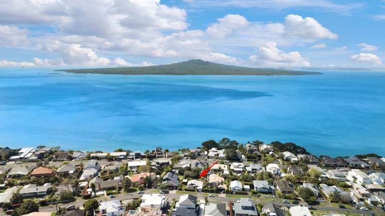 26 Merani Street Narrow Neck_1