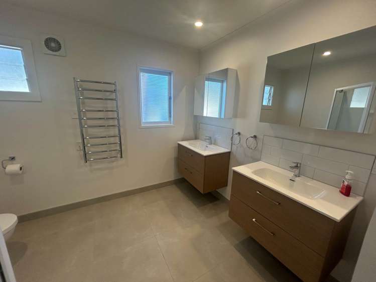 19 Jellicoe Road Murrays Bay_14