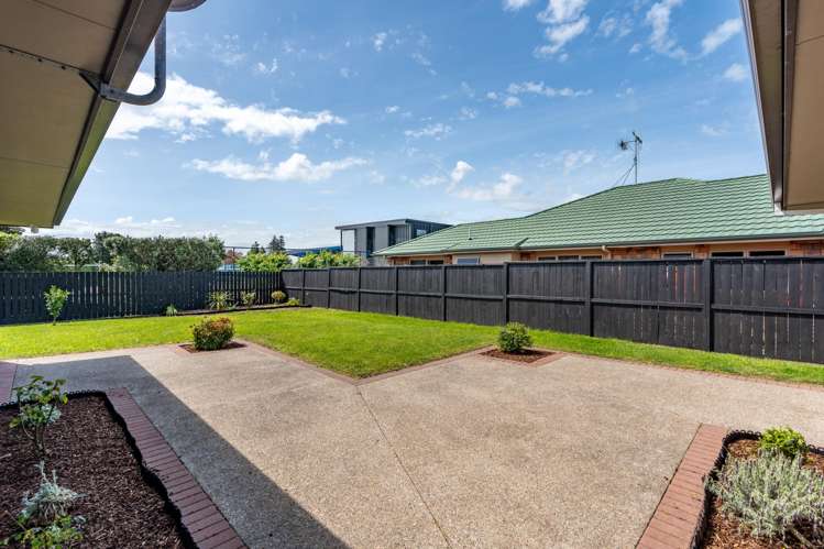 17 Burgundy Court Rototuna_24