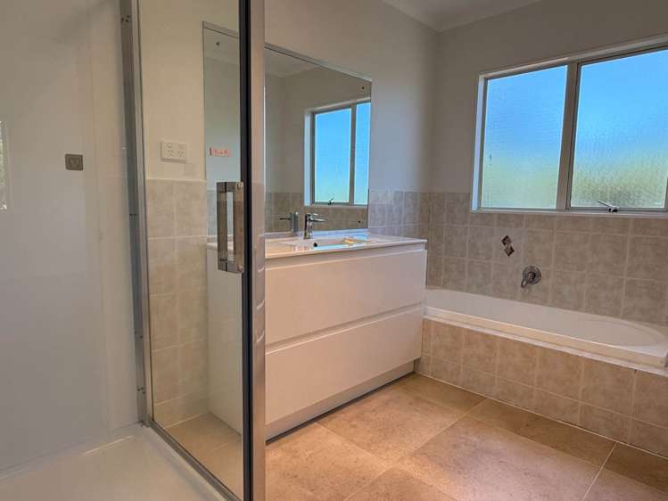 2 Opal Close Albany_13