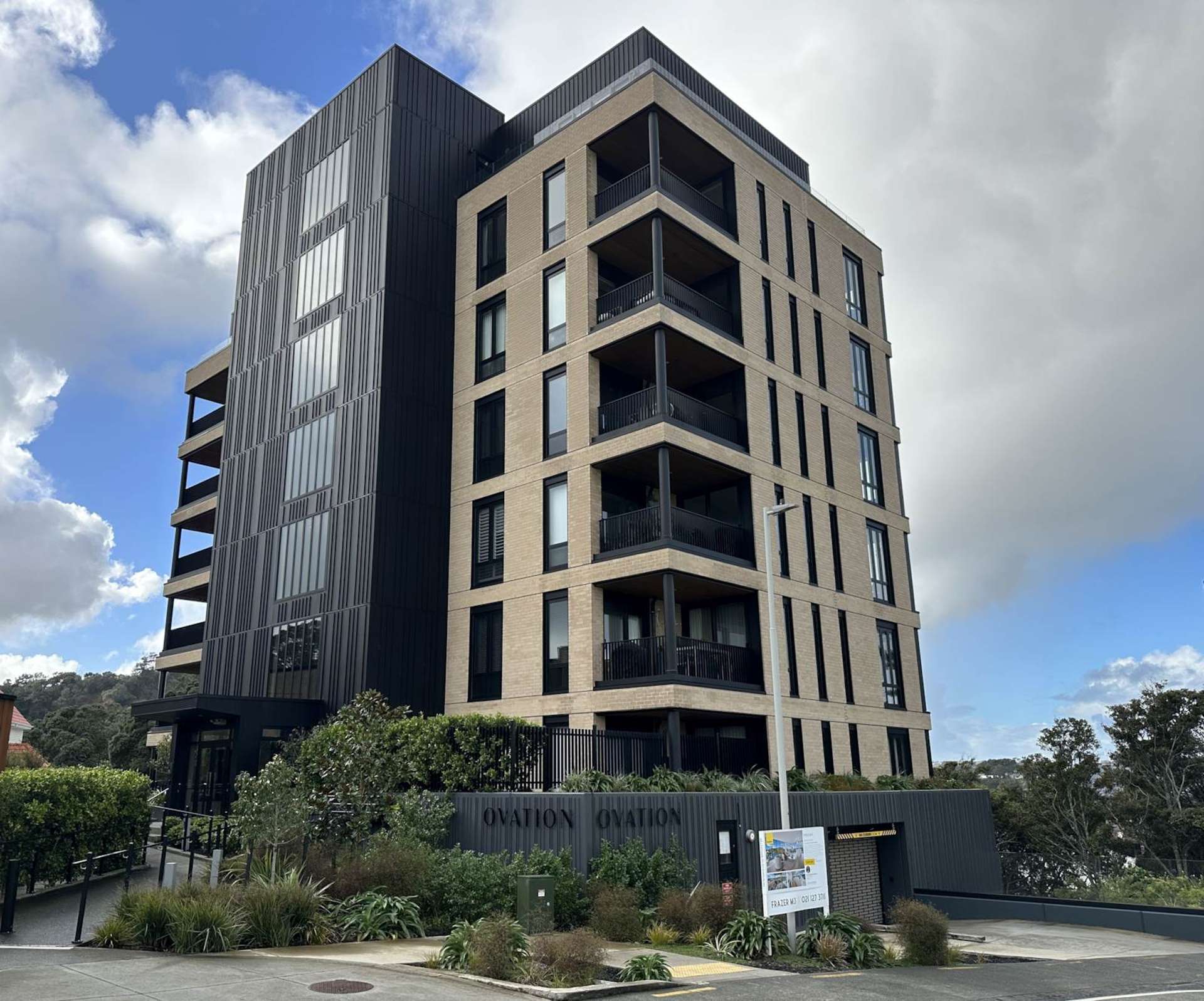 202/45 Hudson Bay Road Hobsonville_0