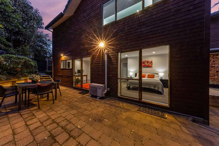 10 Coldham Crescent Saint Johns_24