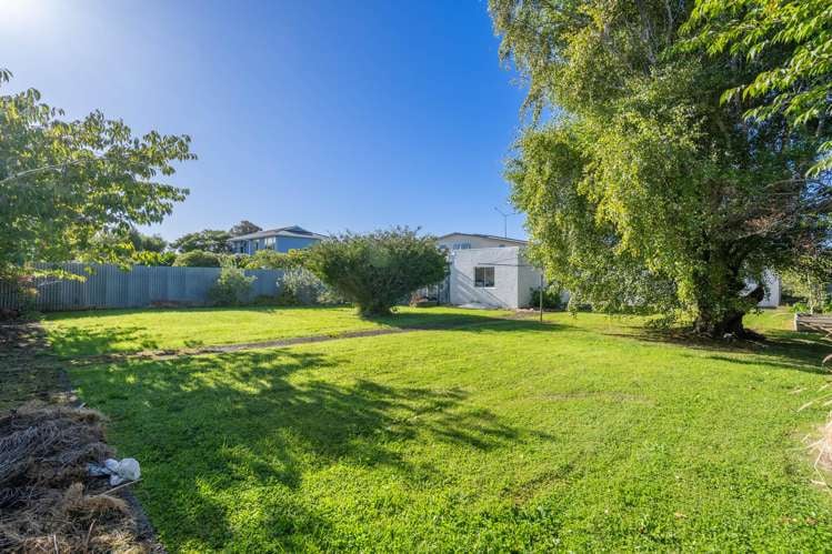 586 Tay Street Hawthorndale_24