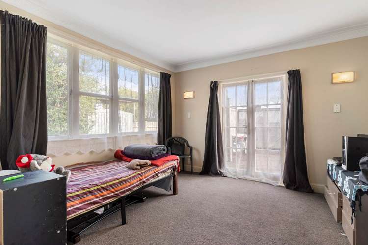 22 Young Crescent Drury_14