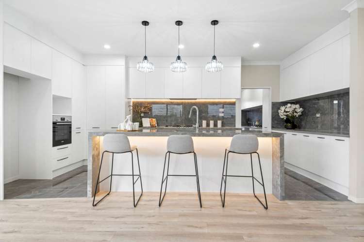 8 Koromeke Street Flat Bush_5