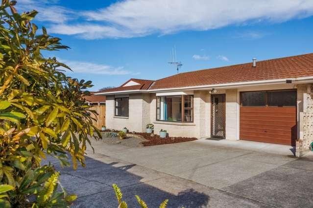 Low-Maintenance Living in a Prime Location