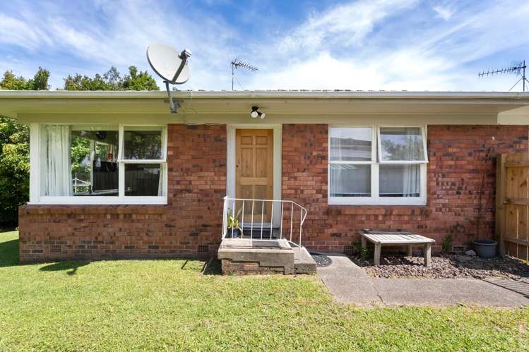 2/16 Kapiti Place Sunnynook_3