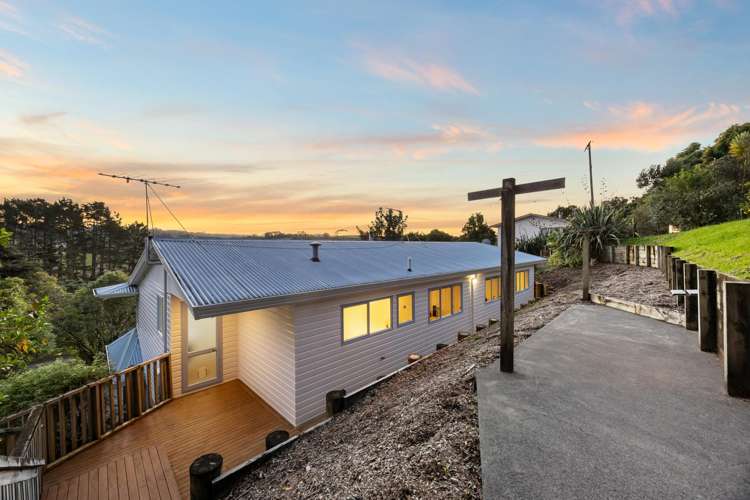 105 Waitakere Road Waitakere_5