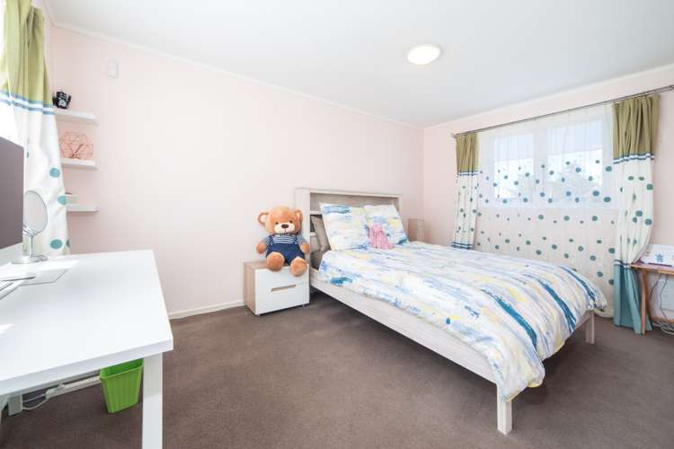 2/123 Bruce Mclaren Road Henderson_11