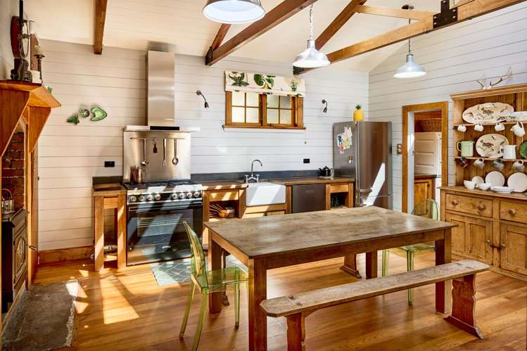 10 and 14 Fortification Road Karaka Bays_8