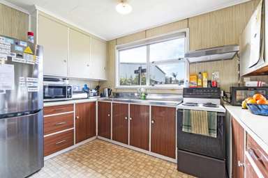 2/137A Ngamotu Road_2