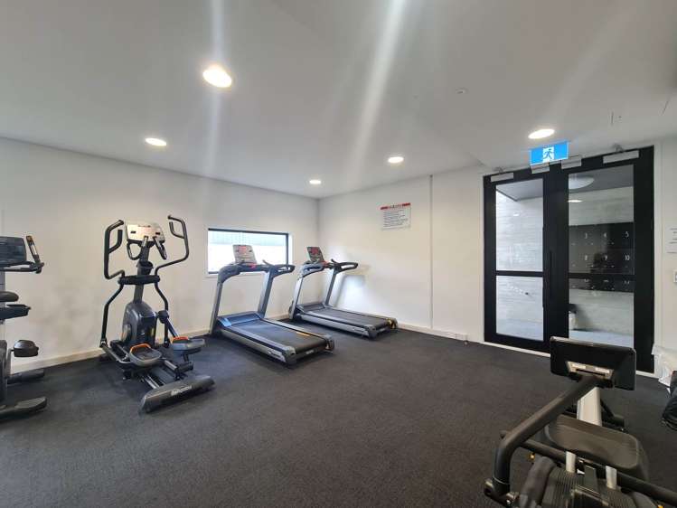 4/2 Tahuhu Road Mt Wellington_12