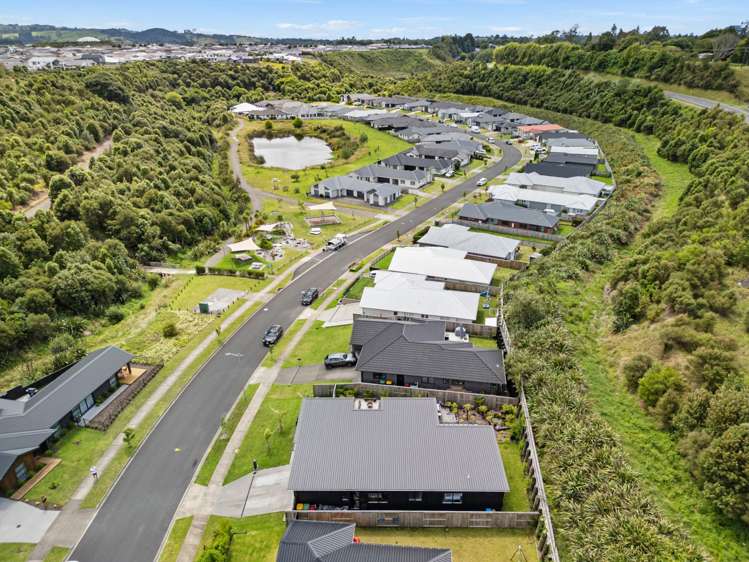 39 Pakanga Grove Pyes Pa_24