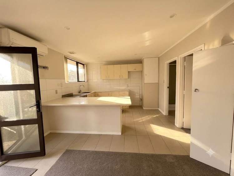 2/206 Church Street Onehunga_1