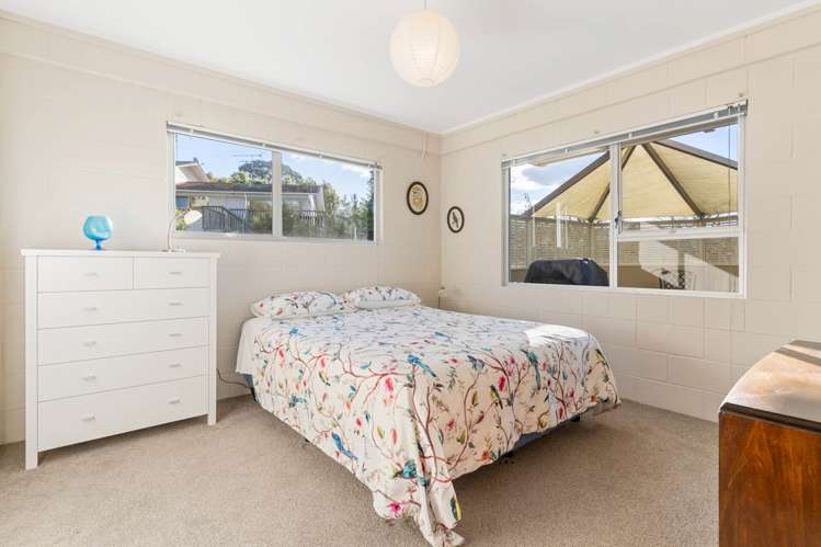 56 Mayfair Crescent Mairangi Bay_17