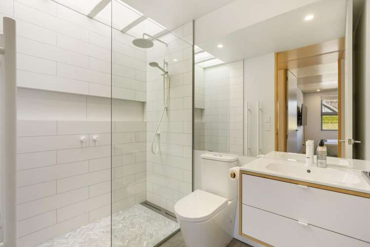 6 Pounamu Avenue Albert Town_18