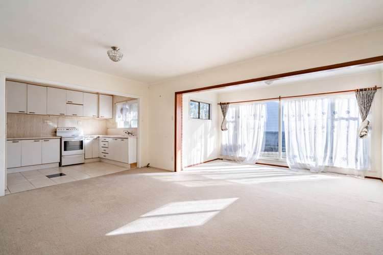 19 Barbary Avenue Kelston_2