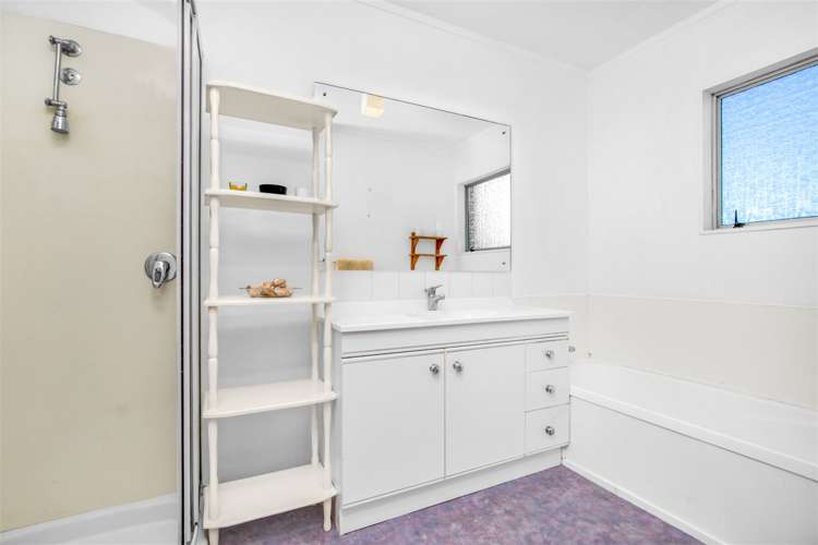 18 Hoylake Place Wattle Downs_11