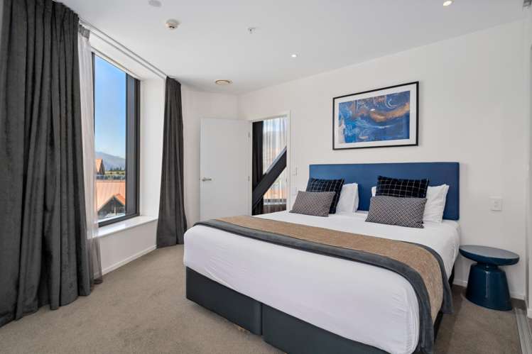 205 (Door 206) Ramada Hotel, 18 Frankton Road Queenstown_9