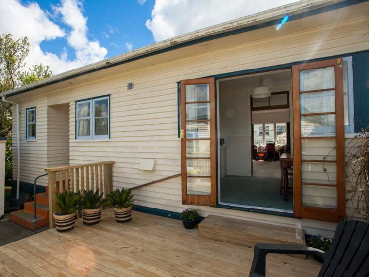 8 Birdwood Street Featherston_15