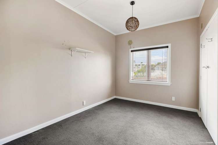 137 Te Atatu Road Te Atatu South_12