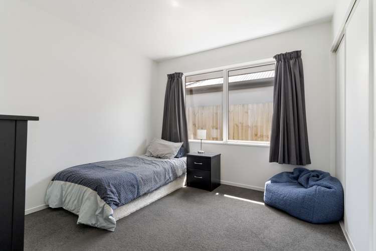 17 Lesley Keast Place Hornby_7