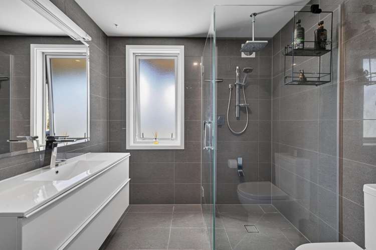 11 Kaioruru Lane Charteris Bay_24