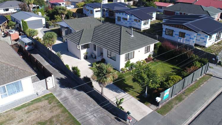 96 Neill Street Hornby_18