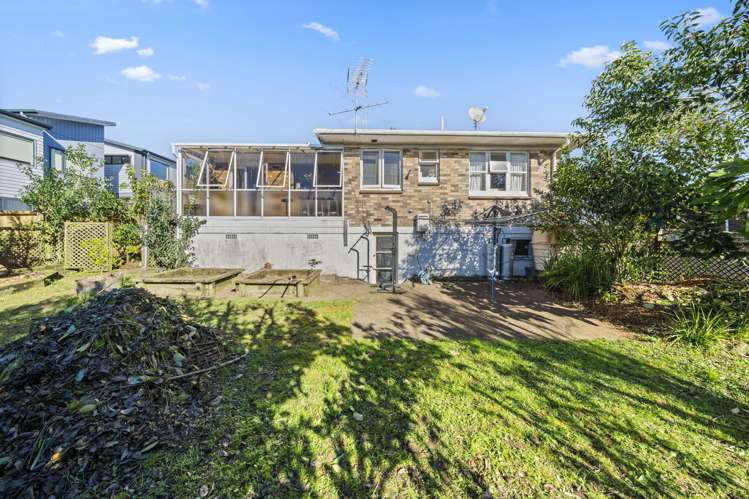 47 Clark Road Pahurehure_10