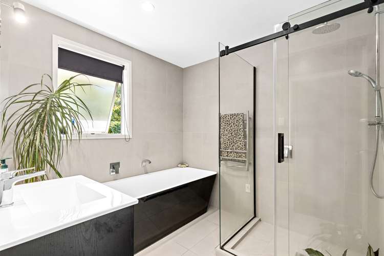 6 West Glade Crescent Birkenhead_6