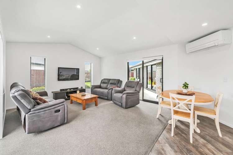 3 Maurice James Way_5