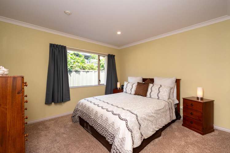 16 Delta Mews Place Clive_9