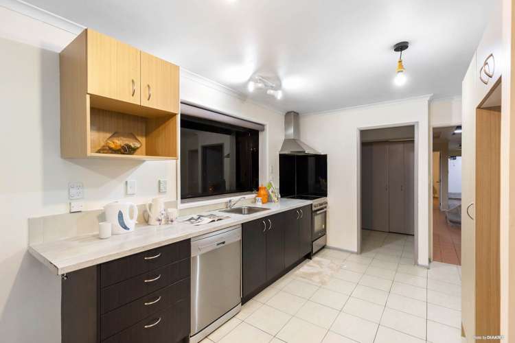 83 Carnoustie Drive Wattle Downs_13