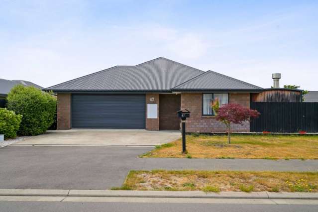 Modern Family Living in Sought-After Rolleston