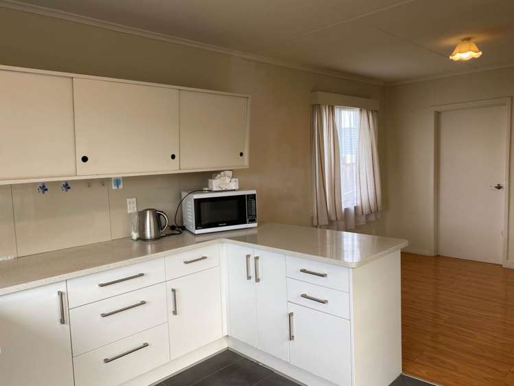 13a Reid Road New Lynn_12