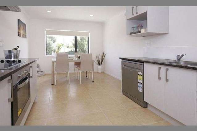 10/2 Swan Hill Drive Glen Eden_3