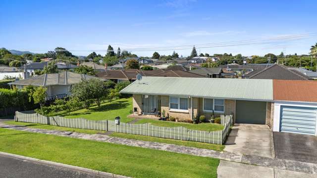3 Pemberton Crescent Greerton_2