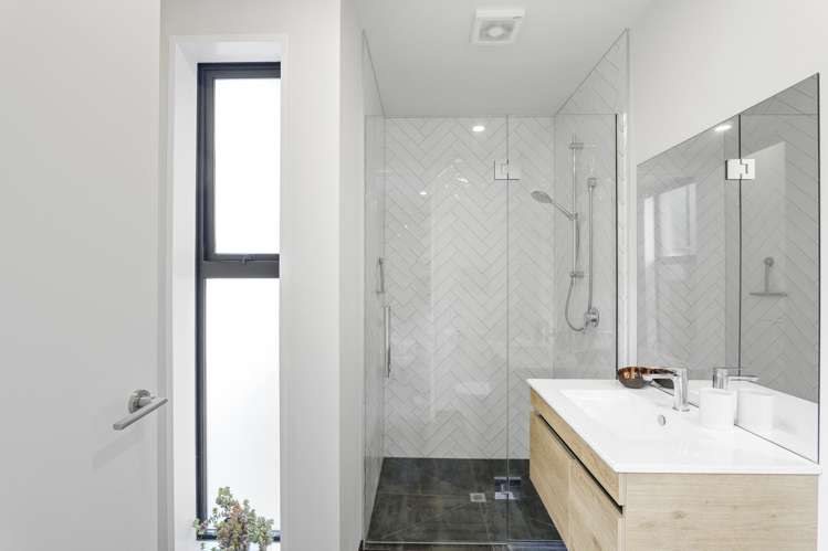 4/12 Hume Street Sydenham_16