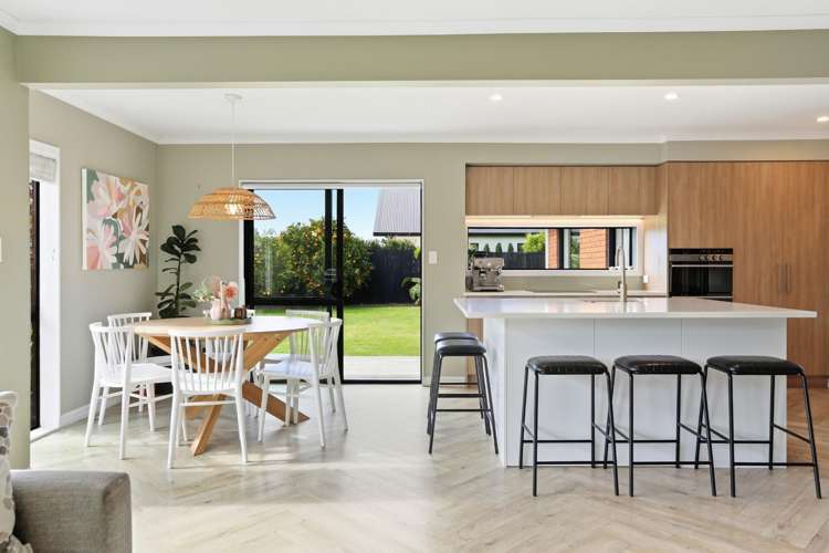 66 Ocean Crest Papamoa_2