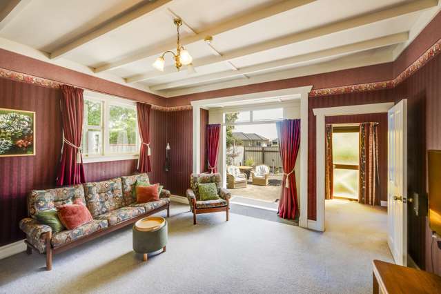 1209 Caroline Road Mayfair_2