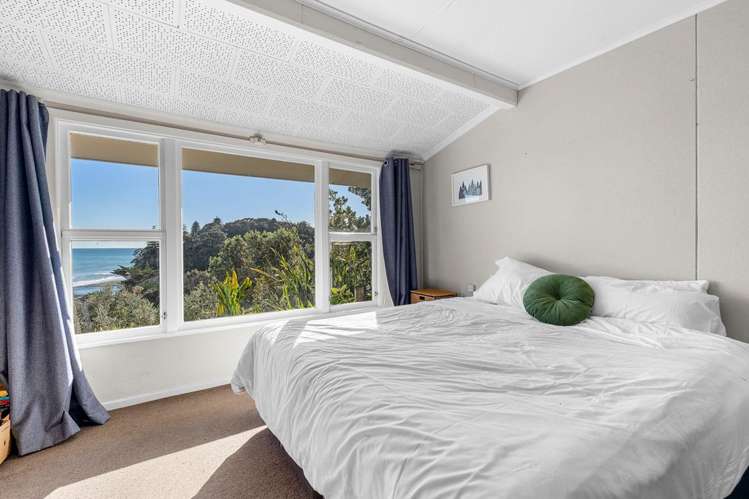 30 Beach Road Waiiti_11