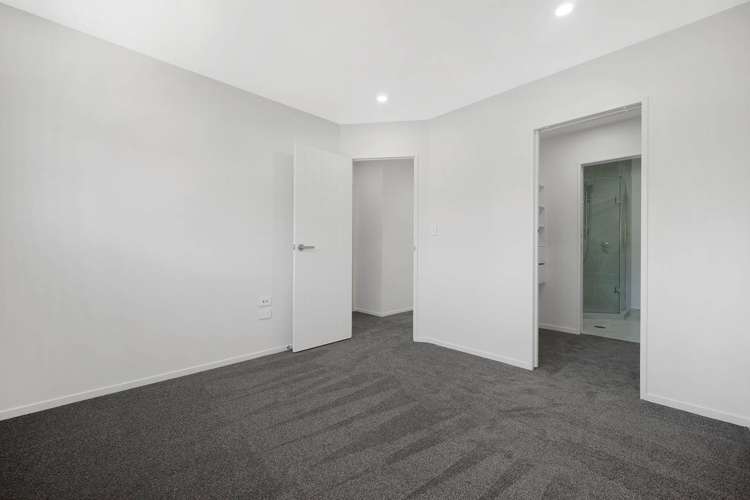 1/21 Caringbah Drive Papatoetoe_7