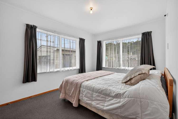 49 Dover Road Wainuiomata_13