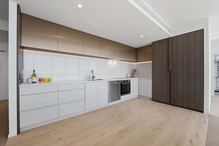 2801/10 Commerce Street City Centre_15