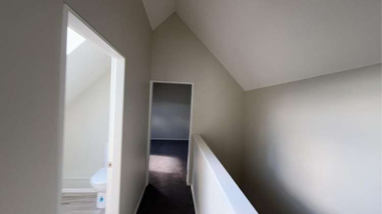 8D Inverness Avenue Hamilton East_7