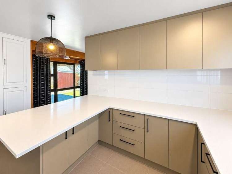 48 Bournemouth Cr Aranui_2