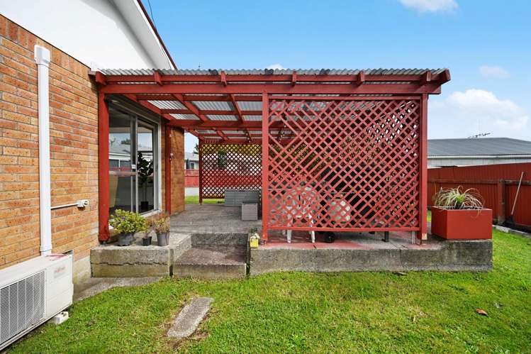 33 Garden Heights Avenue Glenview_18