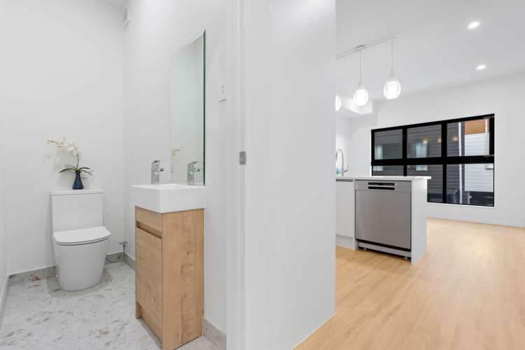 2/2 Flaunty Place West Harbour_7