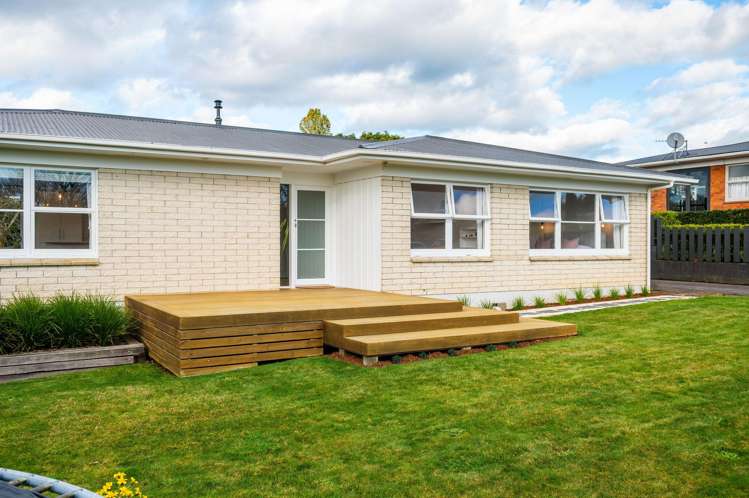 3 Russleigh Drive Dinsdale_24