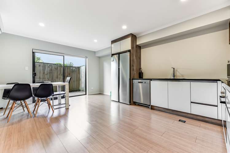 2/90 Carrington Avenue Silverdale_17